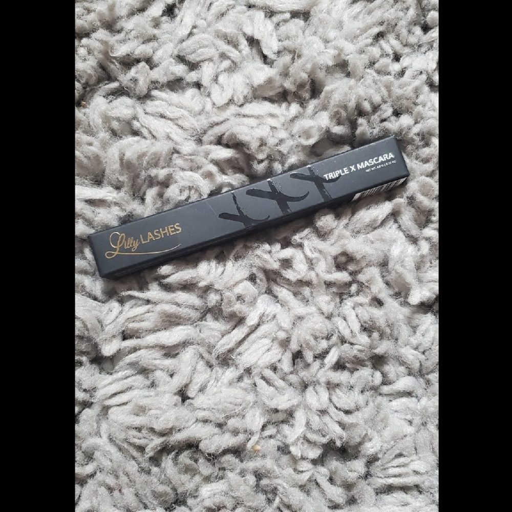 Lilly Lashes | TRIPLE X MASCARA